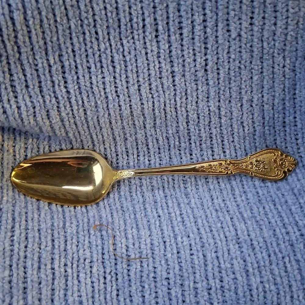 Vtg Rogers Stainless Korea Gold Tone Teaspoon Ornate Floral Pattern Flatware